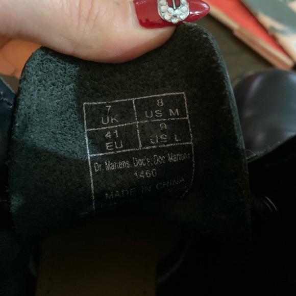 Dr. I Martens 1460 Women’s Smooth Leather Lace Up Boots - Picture 4 of 6